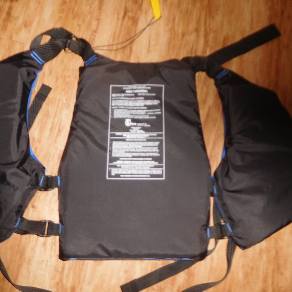 Life Jacket - Picture 3 of 4